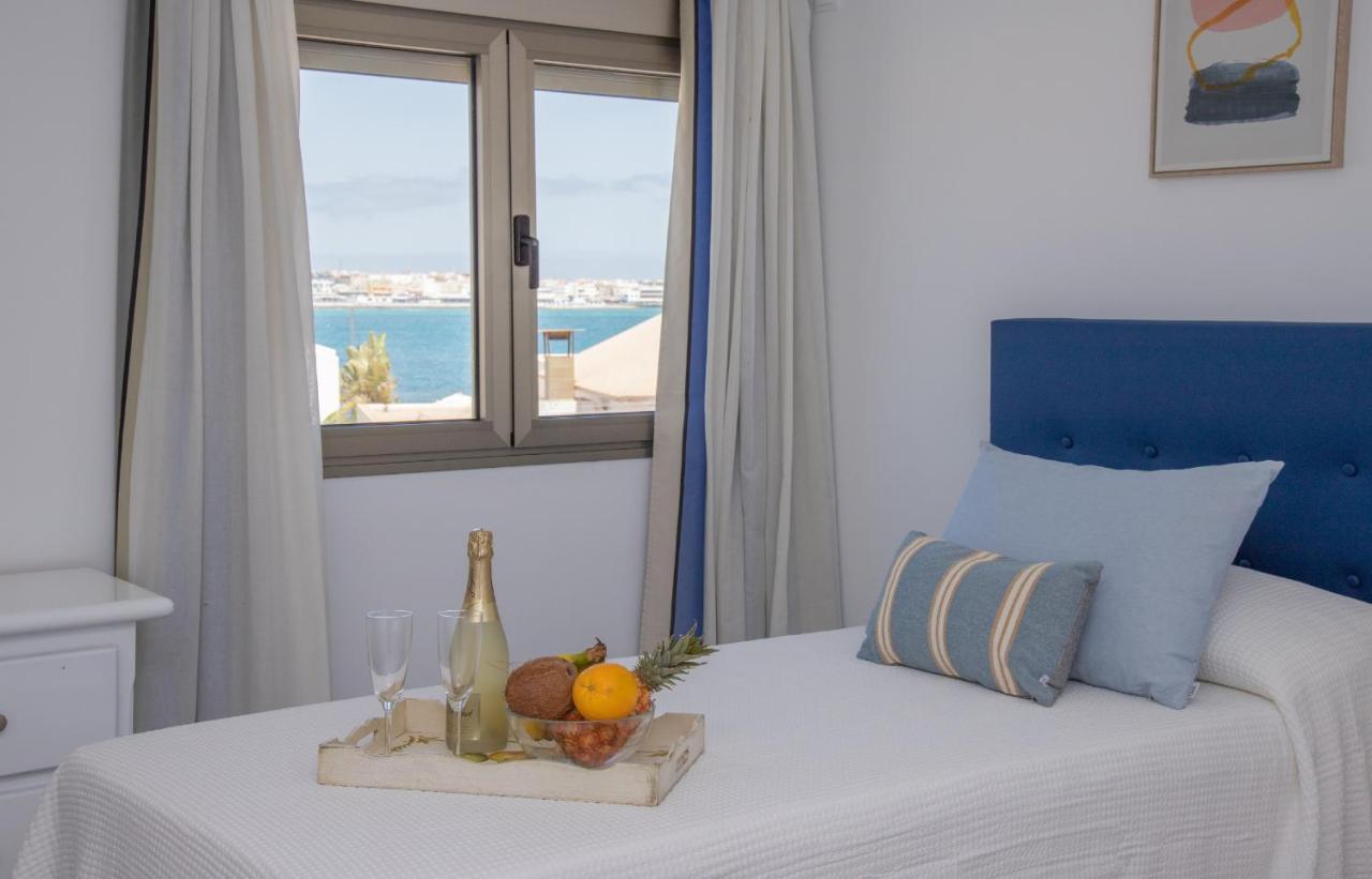 Apartment Holiday 5 Beachfront Corralejo By Holidays Home Exteriör bild