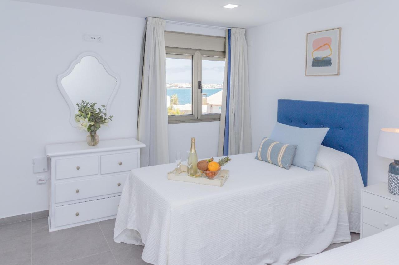 Apartment Holiday 5 Beachfront Corralejo By Holidays Home Exteriör bild